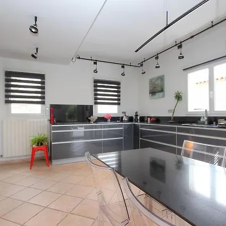 Villa Avec Piscine. A 300m La Grande-Motte