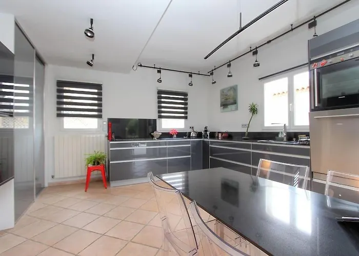 Villa Avec Piscine. A 300m La Grande-Motte